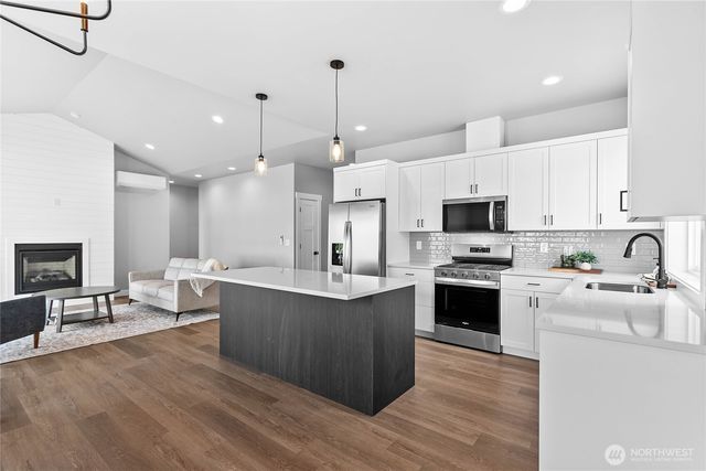 320 W 3rd Street, Everson, WA 98247