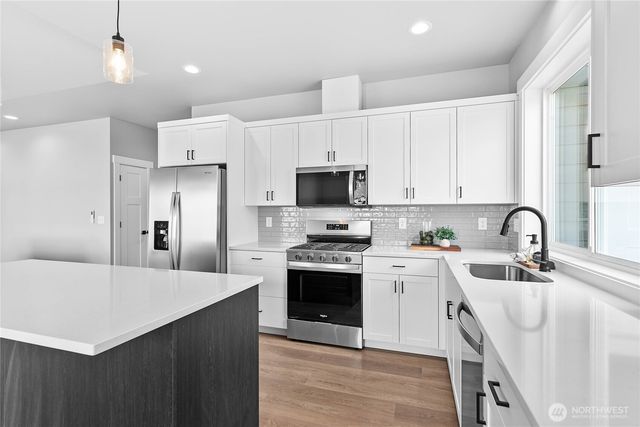 320 W 3rd Street, Everson, WA 98247