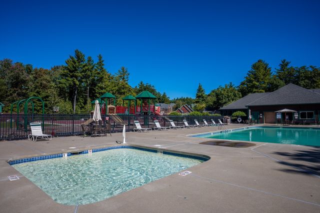 37 Fox Run 37, Westford, MA 01886