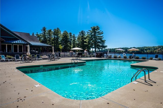 37 Fox Run 37, Westford, MA 01886