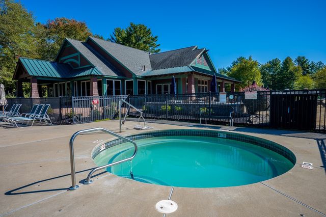 37 Fox Run 37, Westford, MA 01886