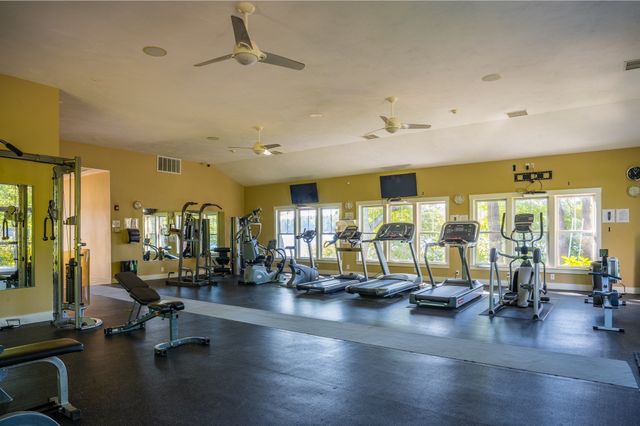 37 Fox Run 37, Westford, MA 01886