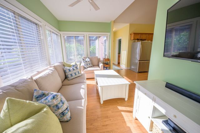 37 Fox Run 37, Westford, MA 01886