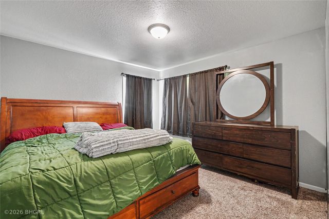 805 Payton Avenue, Des Moines, IA 50315