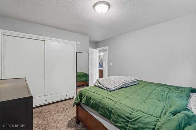 805 Payton Avenue, Des Moines, IA 50315