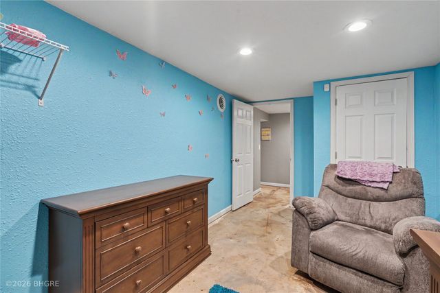 805 Payton Avenue, Des Moines, IA 50315
