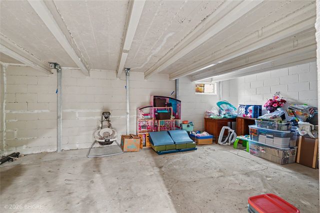 805 Payton Avenue, Des Moines, IA 50315