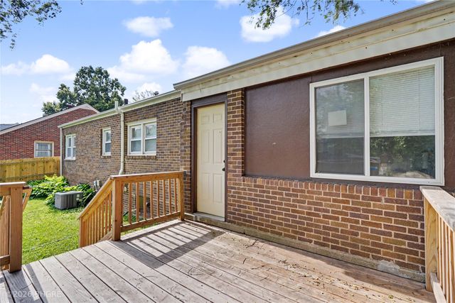 805 Payton Avenue, Des Moines, IA 50315