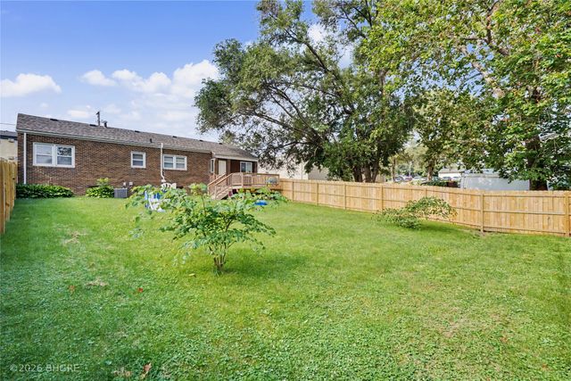805 Payton Avenue, Des Moines, IA 50315