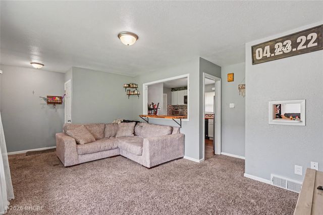 805 Payton Avenue, Des Moines, IA 50315