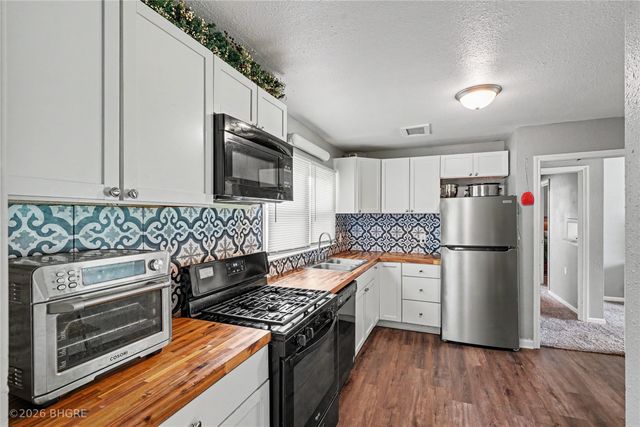 805 Payton Avenue, Des Moines, IA 50315