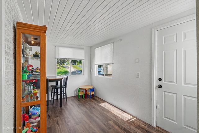 805 Payton Avenue, Des Moines, IA 50315
