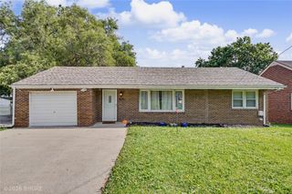 805 Payton Avenue, Des Moines, IA 50315