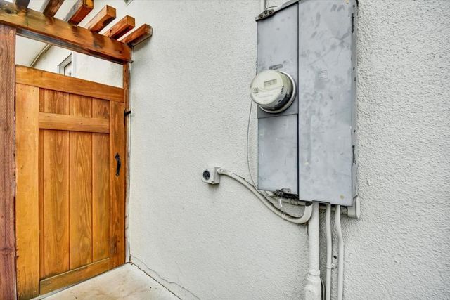 5 McKillop Court, Santa Clara, CA 95050