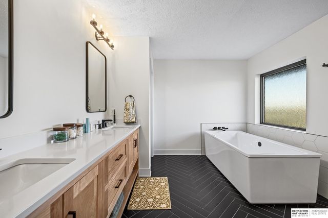 19002 Acorn Drive, Gretna, NE 68028