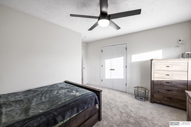 19002 Acorn Drive, Gretna, NE 68028