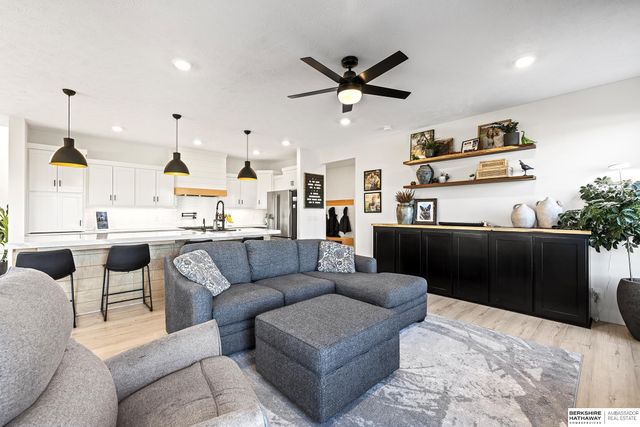 19002 Acorn Drive, Gretna, NE 68028