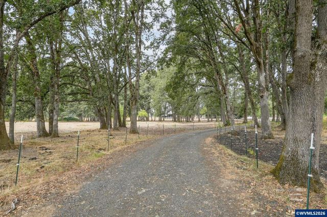 1780 Clover Ridge Rd NE, Albany, OR 97322