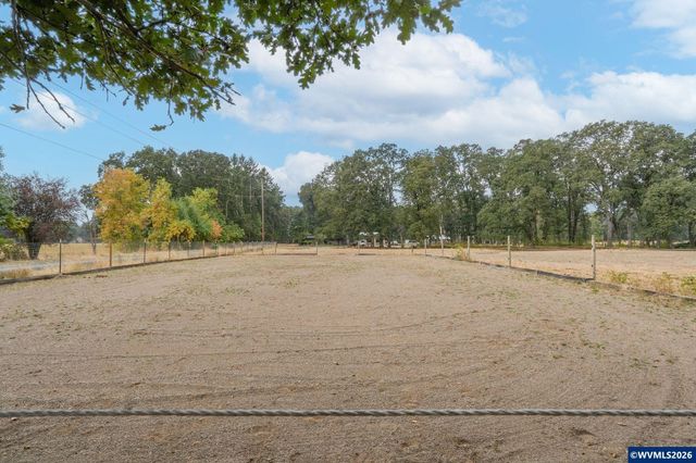 1780 Clover Ridge Rd NE, Albany, OR 97322