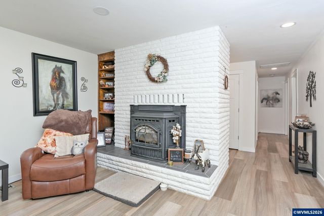1780 Clover Ridge Rd NE, Albany, OR 97322
