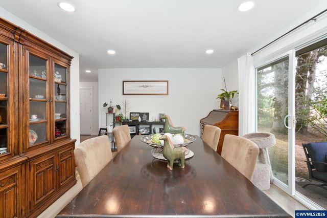 1780 Clover Ridge Rd NE, Albany, OR 97322
