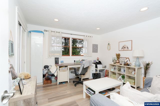 1780 Clover Ridge Rd NE, Albany, OR 97322