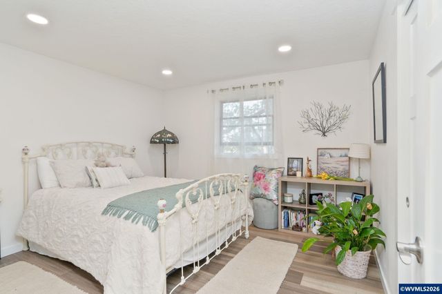 1780 Clover Ridge Rd NE, Albany, OR 97322