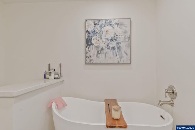 1780 Clover Ridge Rd NE, Albany, OR 97322