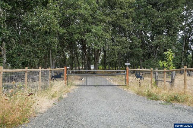 1780 Clover Ridge Rd NE, Albany, OR 97322