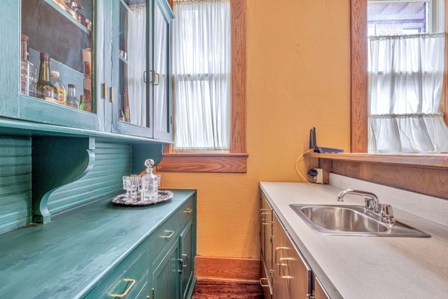 908 W Main St, Franklin, TN 37064