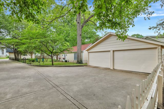 908 W Main St, Franklin, TN 37064