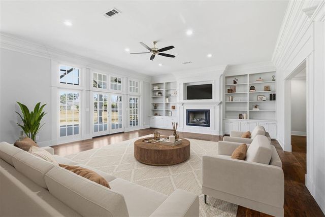 3811 Lake Street, Lake Charles, LA 70605