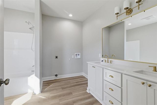 3811 Lake Street, Lake Charles, LA 70605