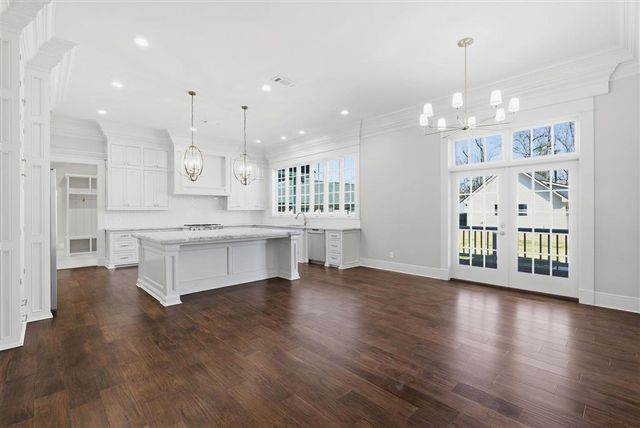 3811 Lake Street, Lake Charles, LA 70605