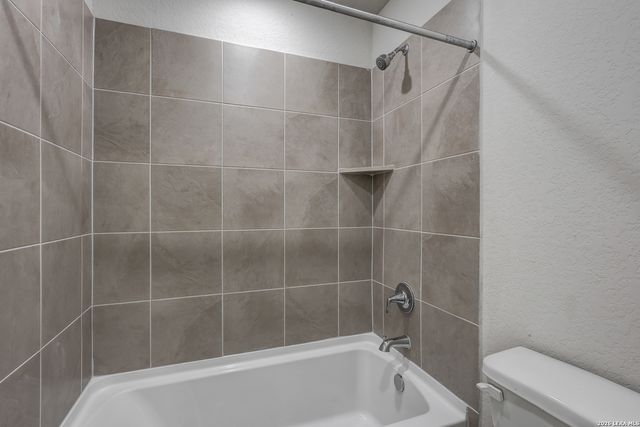 5631 Franklin Hills, Von Ormy, TX 78073