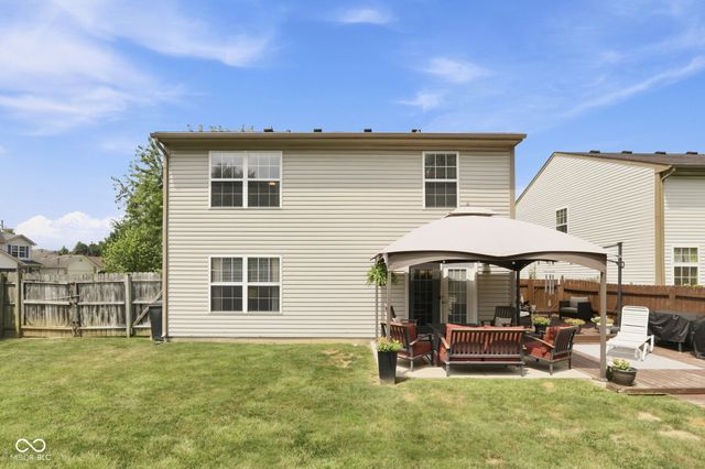 7713 Lake Vista Lane, Indianapolis, IN 46217