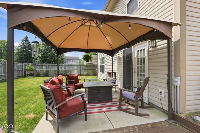 7713 Lake Vista Lane, Indianapolis, IN 46217