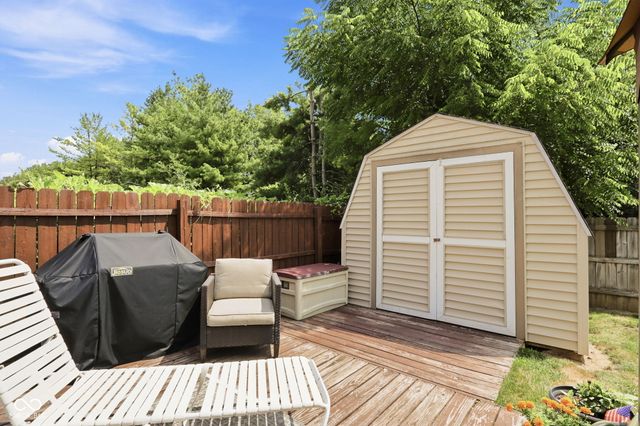 7713 Lake Vista Lane, Indianapolis, IN 46217