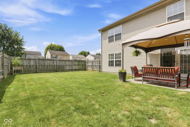 7713 Lake Vista Lane, Indianapolis, IN 46217