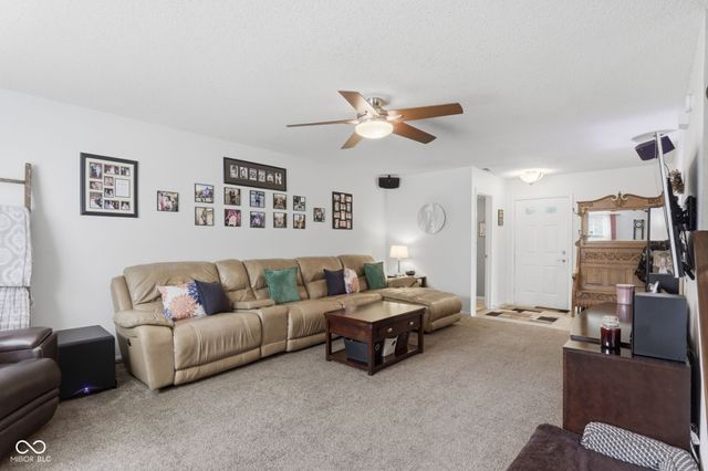 7713 Lake Vista Lane, Indianapolis, IN 46217