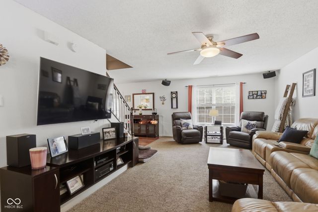 7713 Lake Vista Lane, Indianapolis, IN 46217