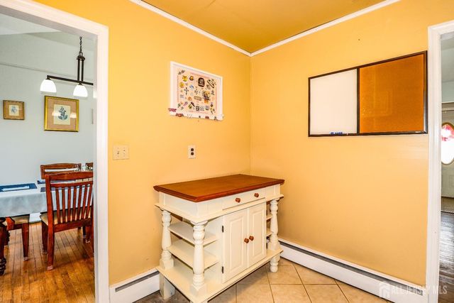 20 Alastair Place, Colonia, NJ 07067