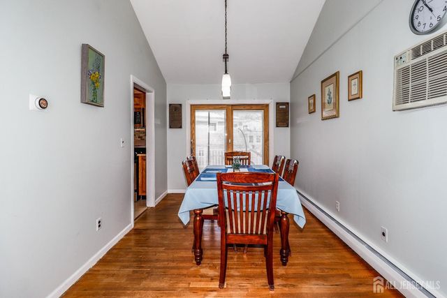 20 Alastair Place, Colonia, NJ 07067