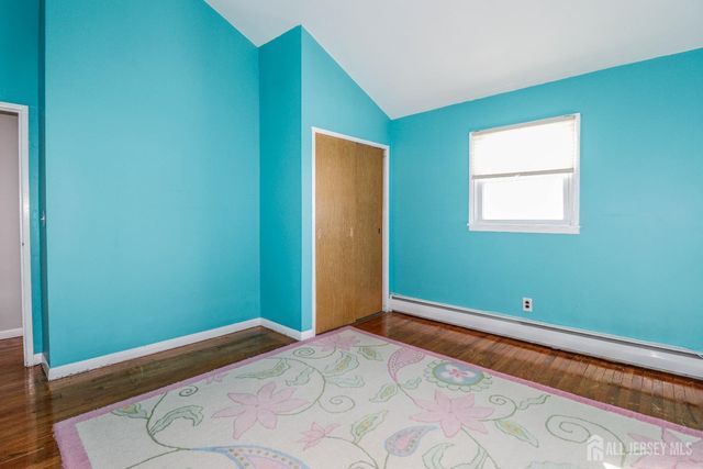 20 Alastair Place, Colonia, NJ 07067