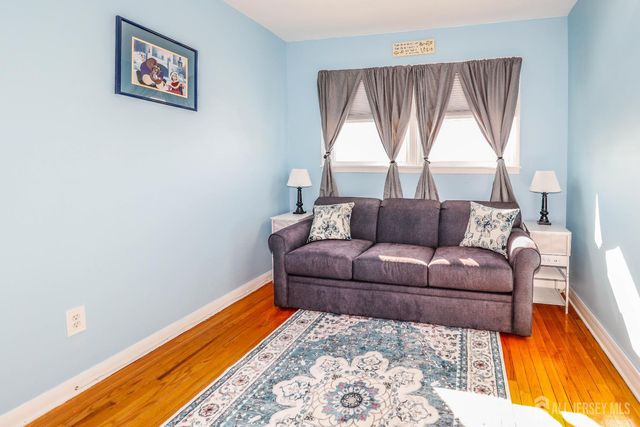 20 Alastair Place, Colonia, NJ 07067