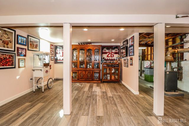 20 Alastair Place, Colonia, NJ 07067