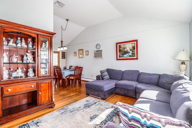 20 Alastair Place, Colonia, NJ 07067