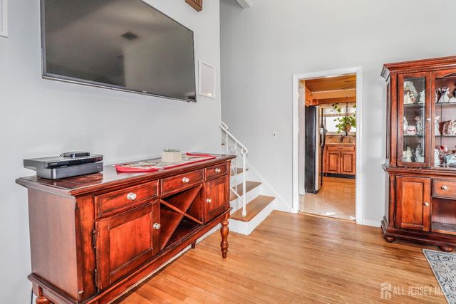 20 Alastair Place, Colonia, NJ 07067