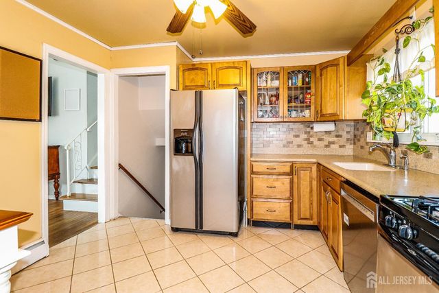 20 Alastair Place, Colonia, NJ 07067