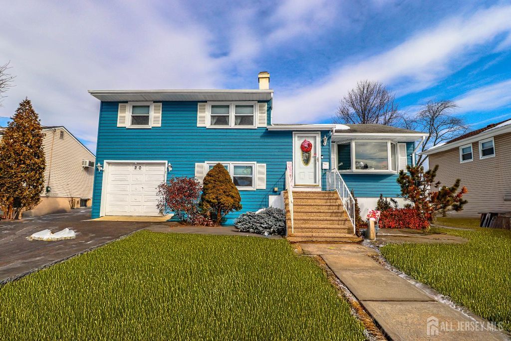 20 Alastair Place, Colonia, NJ 07067